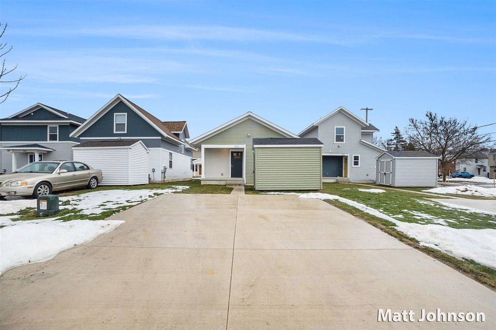 2047 Linden Avenue, Grand Rapids, MI 49507