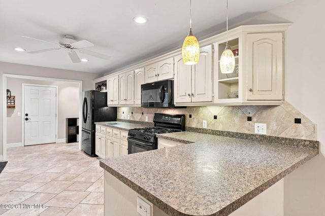 102 Juniper Court, West End, NC 27376