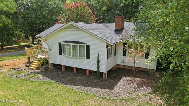 102 Juniper Court, West End, NC 27376