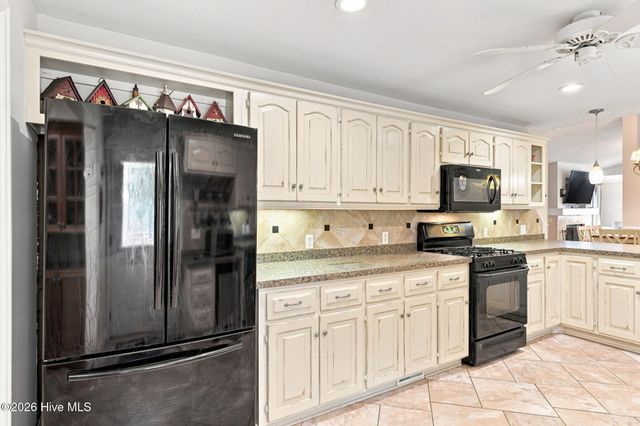 102 Juniper Court, West End, NC 27376