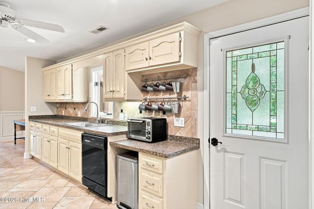 102 Juniper Court, West End, NC 27376