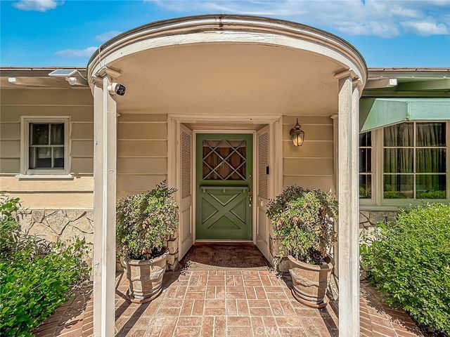 5015 Casa Dr., Tarzana, CA 91356