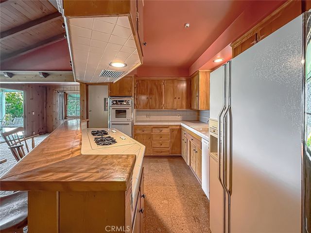 5015 Casa Dr., Tarzana, CA 91356