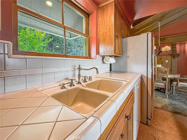 5015 Casa Dr., Tarzana, CA 91356