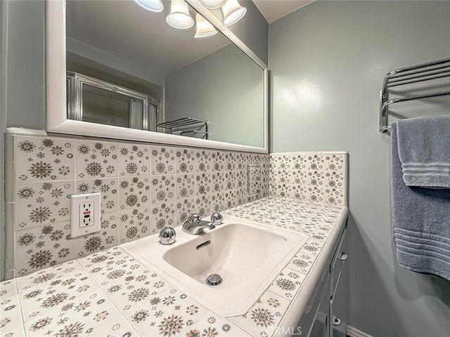 5015 Casa Dr., Tarzana, CA 91356