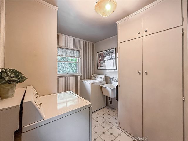 5015 Casa Dr., Tarzana, CA 91356