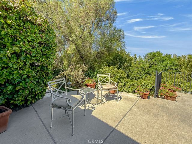 5015 Casa Dr., Tarzana, CA 91356