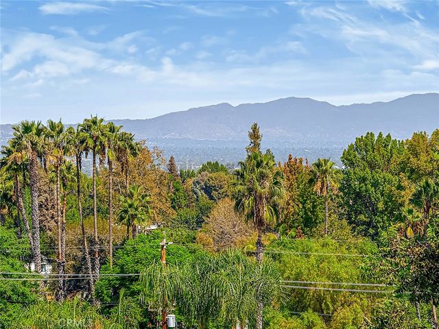 5015 Casa Dr., Tarzana, CA 91356