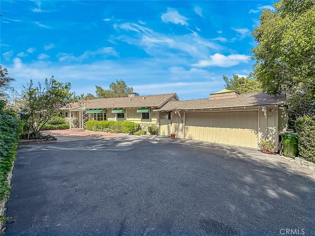 5015 Casa Dr., Tarzana, CA 91356