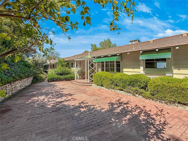 5015 Casa Dr., Tarzana, CA 91356