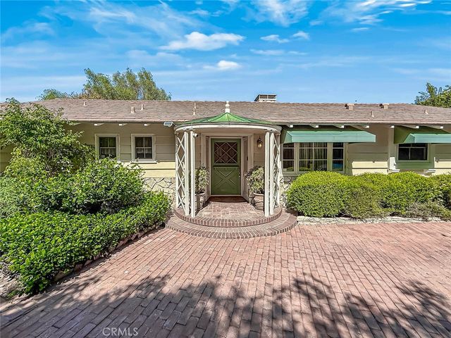 5015 Casa Dr., Tarzana, CA 91356