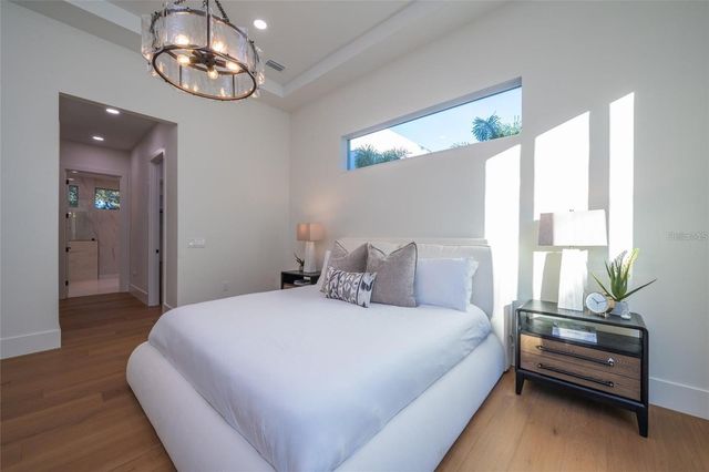 2420 FLOYD STREET, Sarasota, FL 34239