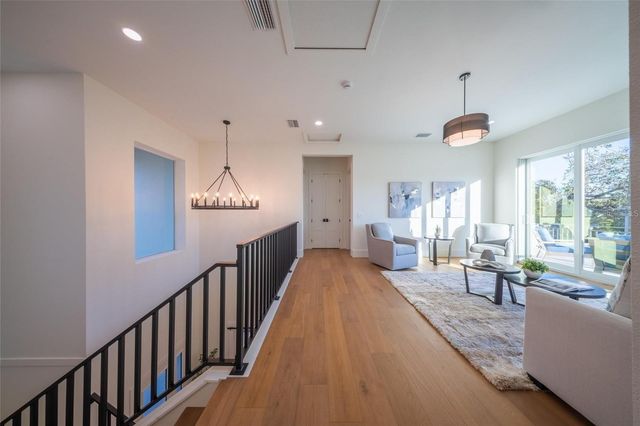 2420 FLOYD STREET, Sarasota, FL 34239