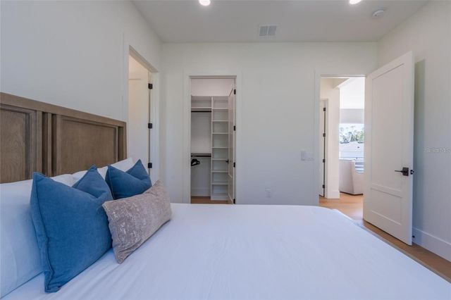 2420 FLOYD STREET, Sarasota, FL 34239