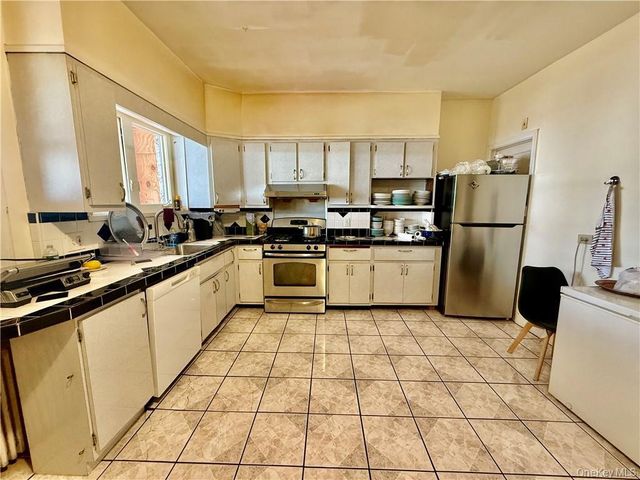 2277 E 28th Street, Brooklyn, NY 11229