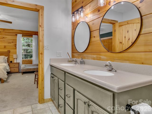 49 Brandywine Road, Waynesville, NC 28786