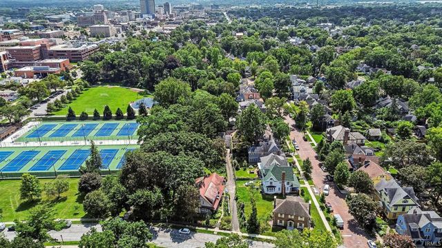 919 Riverside Drive, South Bend, IN 46616
