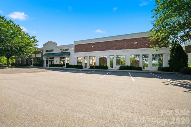 1381 N Center Street, Hickory, NC 28601