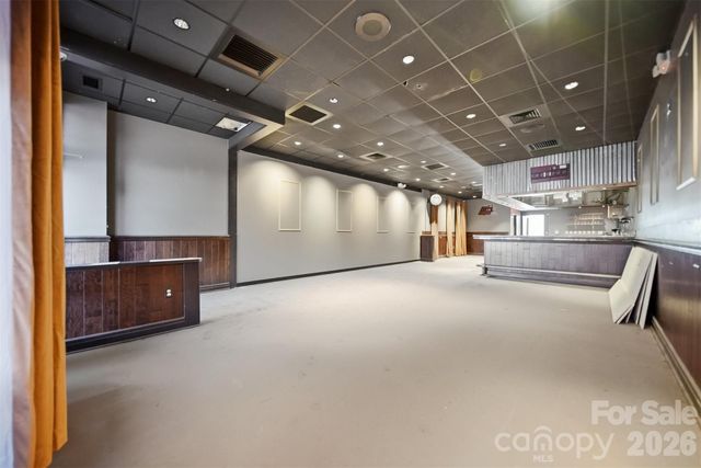 1381 N Center Street, Hickory, NC 28601