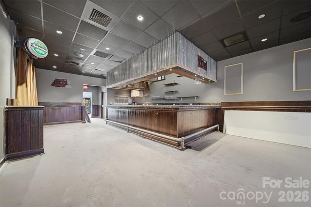 1381 N Center Street, Hickory, NC 28601