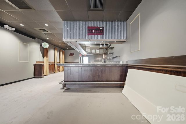 1381 N Center Street, Hickory, NC 28601