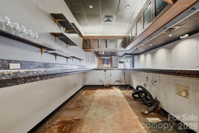 1381 N Center Street, Hickory, NC 28601