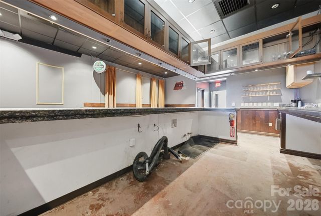 1381 N Center Street, Hickory, NC 28601
