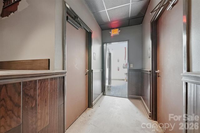 1381 N Center Street, Hickory, NC 28601