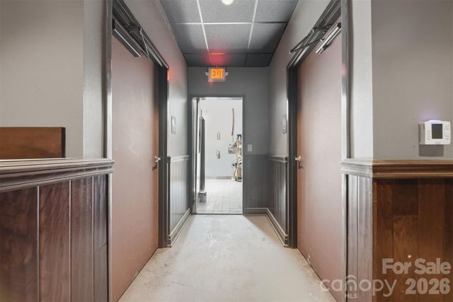 1381 N Center Street, Hickory, NC 28601