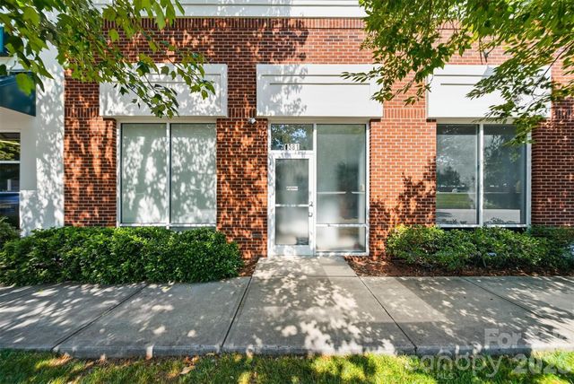1381 N Center Street, Hickory, NC 28601