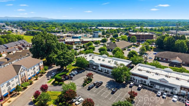 1381 N Center Street, Hickory, NC 28601