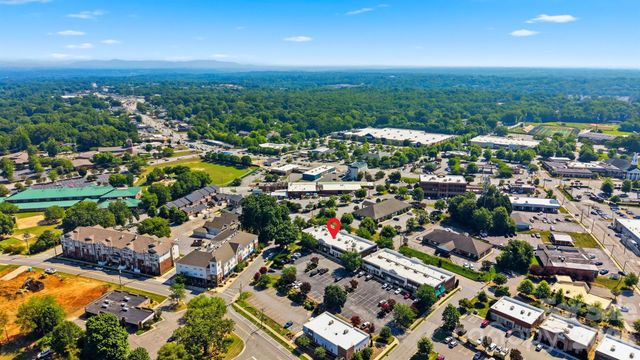 1381 N Center Street, Hickory, NC 28601