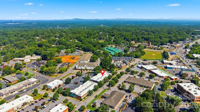 1381 N Center Street, Hickory, NC 28601