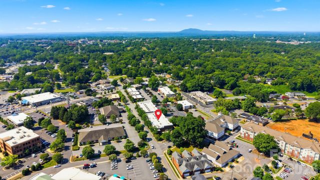 1381 N Center Street, Hickory, NC 28601