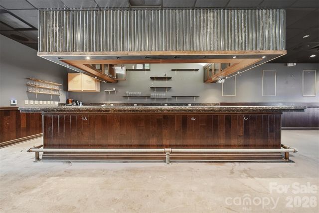 1381 N Center Street, Hickory, NC 28601