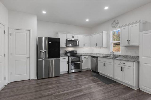 300 Hyde Park, Winder, GA 30680