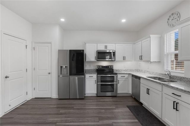 300 Hyde Park, Winder, GA 30680