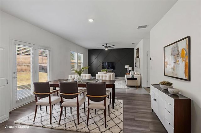 300 Hyde Park, Winder, GA 30680