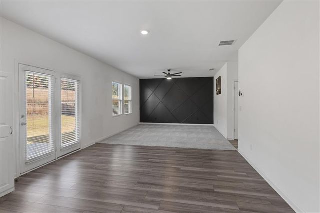 300 Hyde Park, Winder, GA 30680