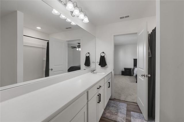 300 Hyde Park, Winder, GA 30680