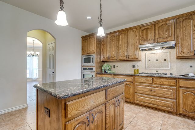 6025 Bee Balm Drive, Fort Worth, TX 76123