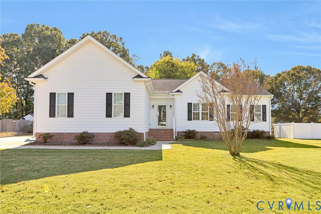 7037 Lantana Ln, Mechanicsville, VA 23111