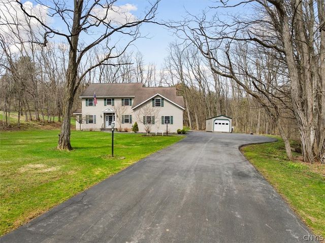 9211 Grange Hill Road, New Hartford, NY 13413