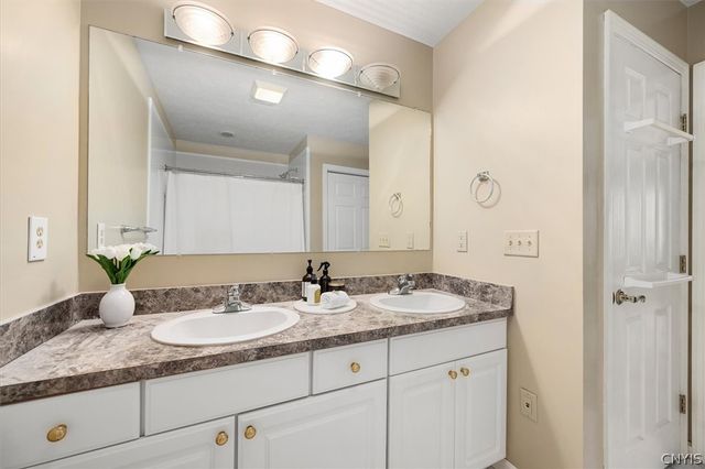 9211 Grange Hill Road, New Hartford, NY 13413
