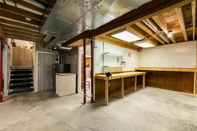 9211 Grange Hill Road, New Hartford, NY 13413