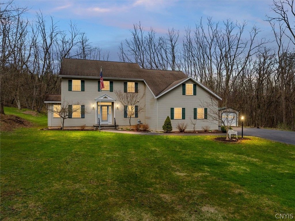 9211 Grange Hill Road, New Hartford, NY 13413