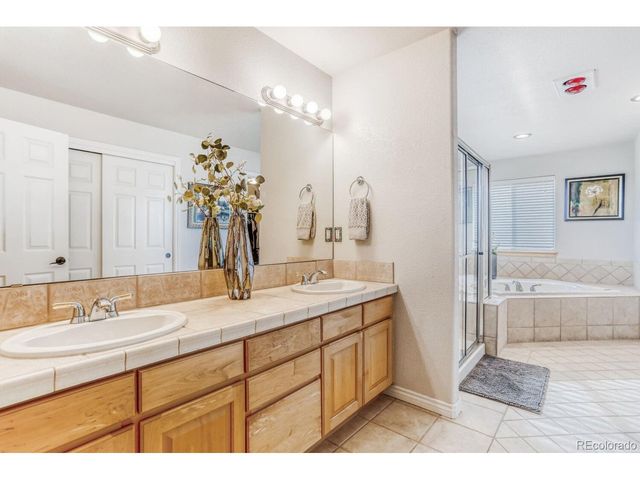 1043 Wyndemere Cir, Longmont, CO 80504