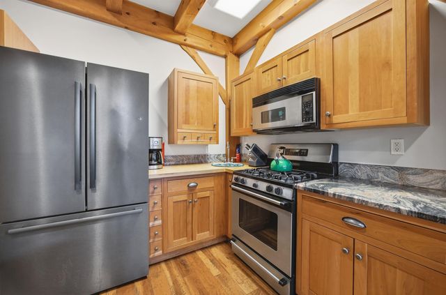 182 Winnicutt Road, Stratham, NH 03885