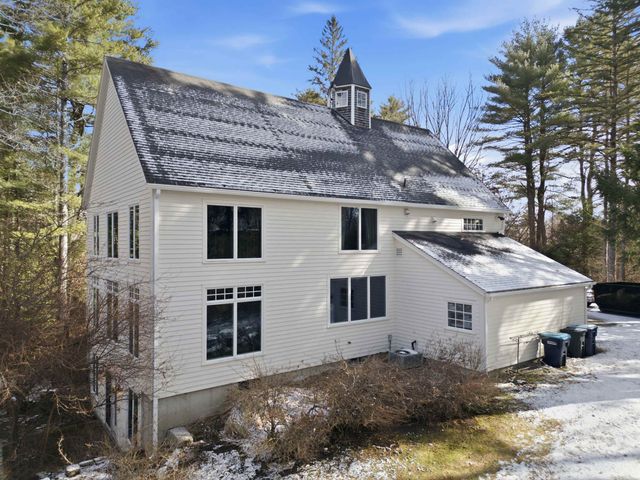 182 Winnicutt Road, Stratham, NH 03885