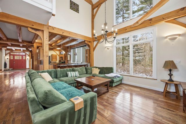 182 Winnicutt Road, Stratham, NH 03885